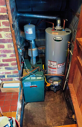 https://plumberbayswater.com.au/uploads/2025/06/hot-water-189087.jpg